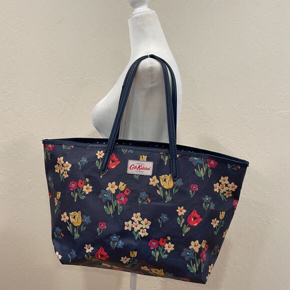 ~ Rare Cath Kidston XL Overnight Floral Coated Bag 2 Handle Snap Lined Pockets - Picture 1 of 16